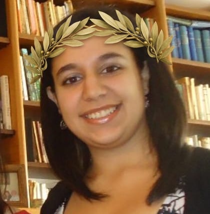 Ivana con corona de laureles — Embajadora Extraordinaria